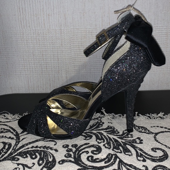 Steve Madden Luxe Heels - Picture 2 of 6